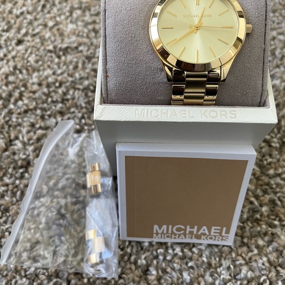 Michael Kors Women’s Watch - Picture 3 of 4